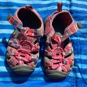 Keen toddler size 7 sandles